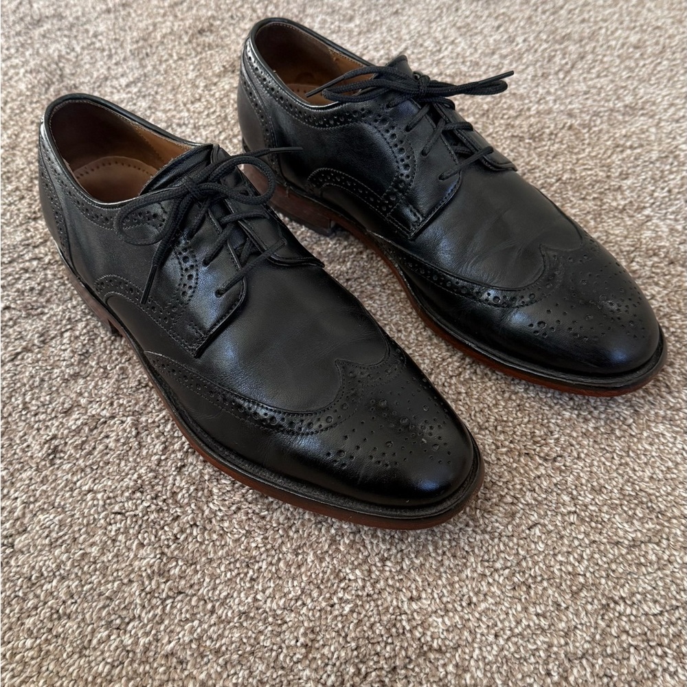 Johnston & Murphy Melton Wingtip Classic Black Italian CalfskinMen's Dress Shoes